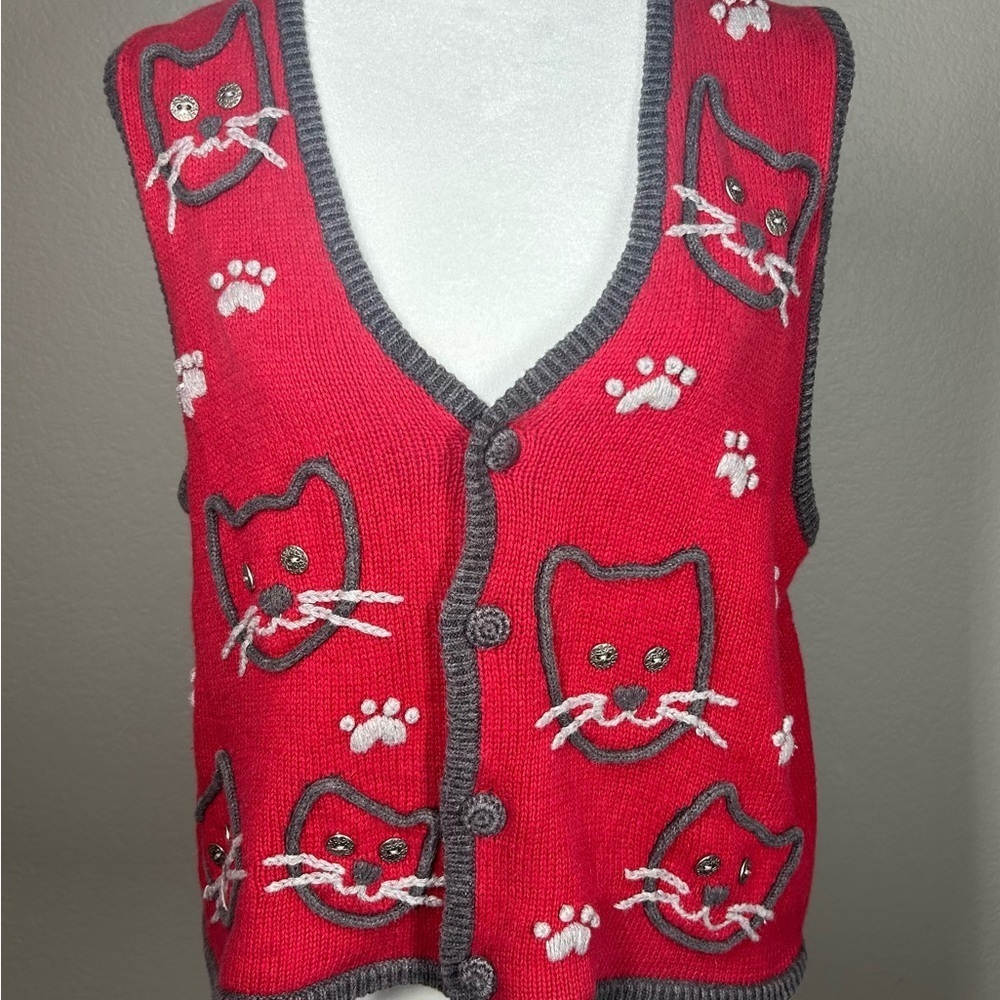 VINTAGE Timberlea Cat Embroidered Sweater Vest Red Gray Button Front Size Small